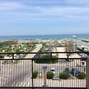 https://cattolica-sea-view.emilia-romagnahotels.net